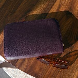 LOUIS VUITTON Bordeaux Taiga Leather Baikal Pouch